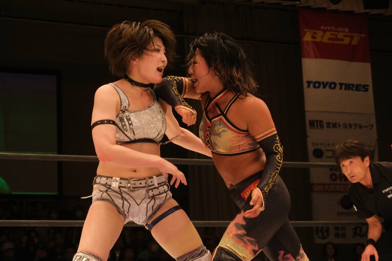 「見栄えなんて関係ない」人気女子レスラー・安納サオリが見せた“底知れないタフさ”…岩田美香戦前、母親に告げられた「勝つまで帰ってくるな」(41)