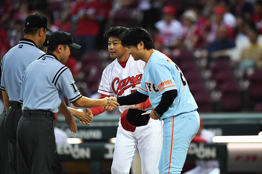 「戦力不足」だった高橋巨人1年目。勝つしかない覚悟と、世代交代と。<Number Web> photograph by Naoya Sanuki