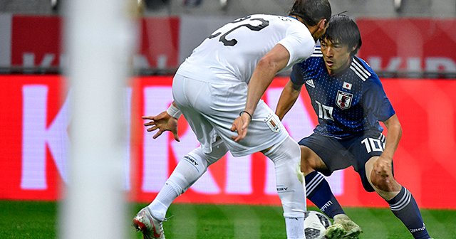 中島翔哉サイン入りボール 公式試合球 FC東京 中島翔哉サイン入りボール 公式試合球 FC東京 【公式通販】