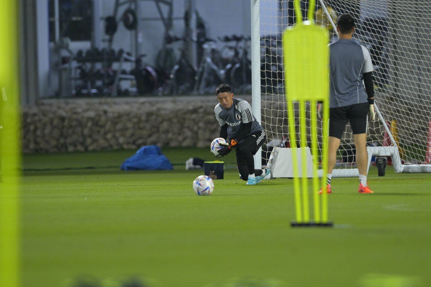 コスタリカ戦後、再開した練習で必死にメニューに取り組む権田　©Koki Nagahama/JMPA