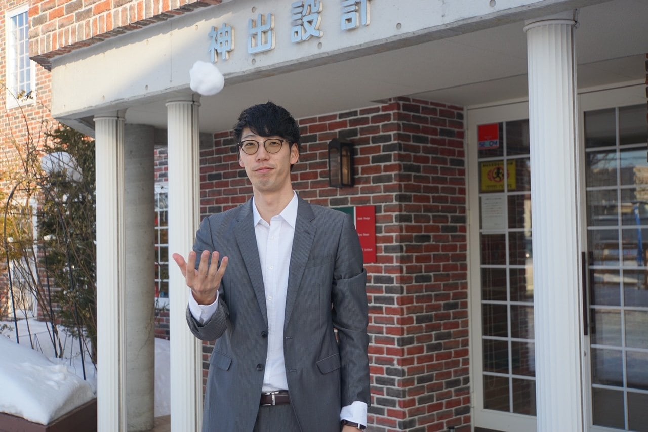 元巨人の西村優希。野球部は去年に退き、今は不動産関係の管理をする部門で働く。「スタート時の球が飛び交う瞬間とか、興奮しましたね。雪合戦は野球と違うアドレナリンが出るんですよ」 ©Kei Nakamura