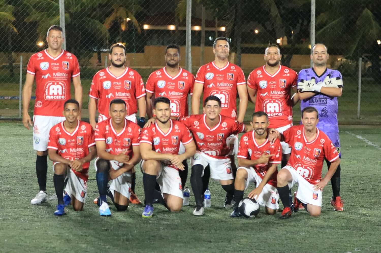 週2回、友人たちと7人制フットボールを楽しむ。チーム名は「ウラワ・レッズ」。もちろん彼が命名した　©Hiroaki Sawada