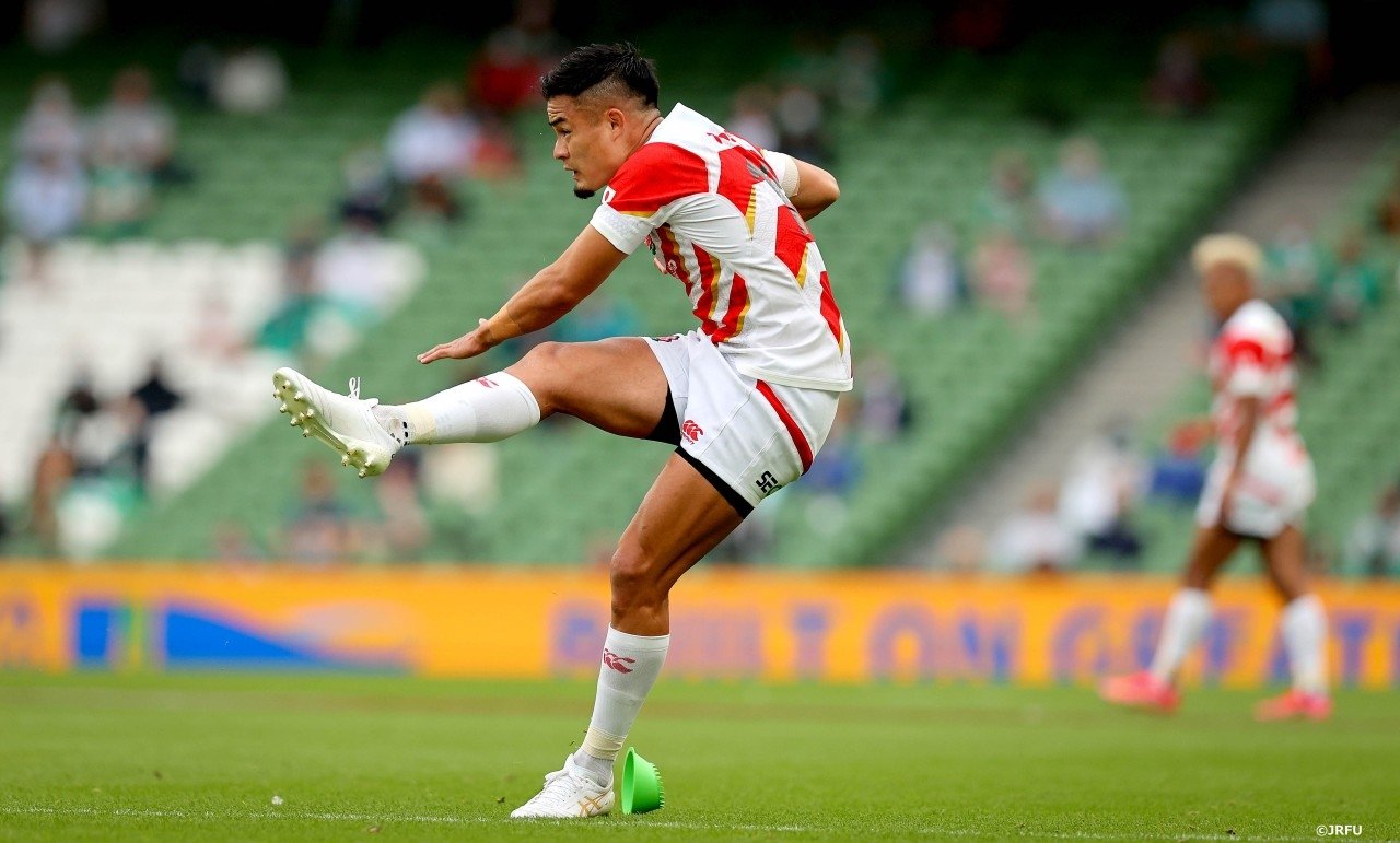 正確なプレーでチームを操縦した田村優。中継の解説を担当した沢木氏を唸らせた　©︎JRFU
