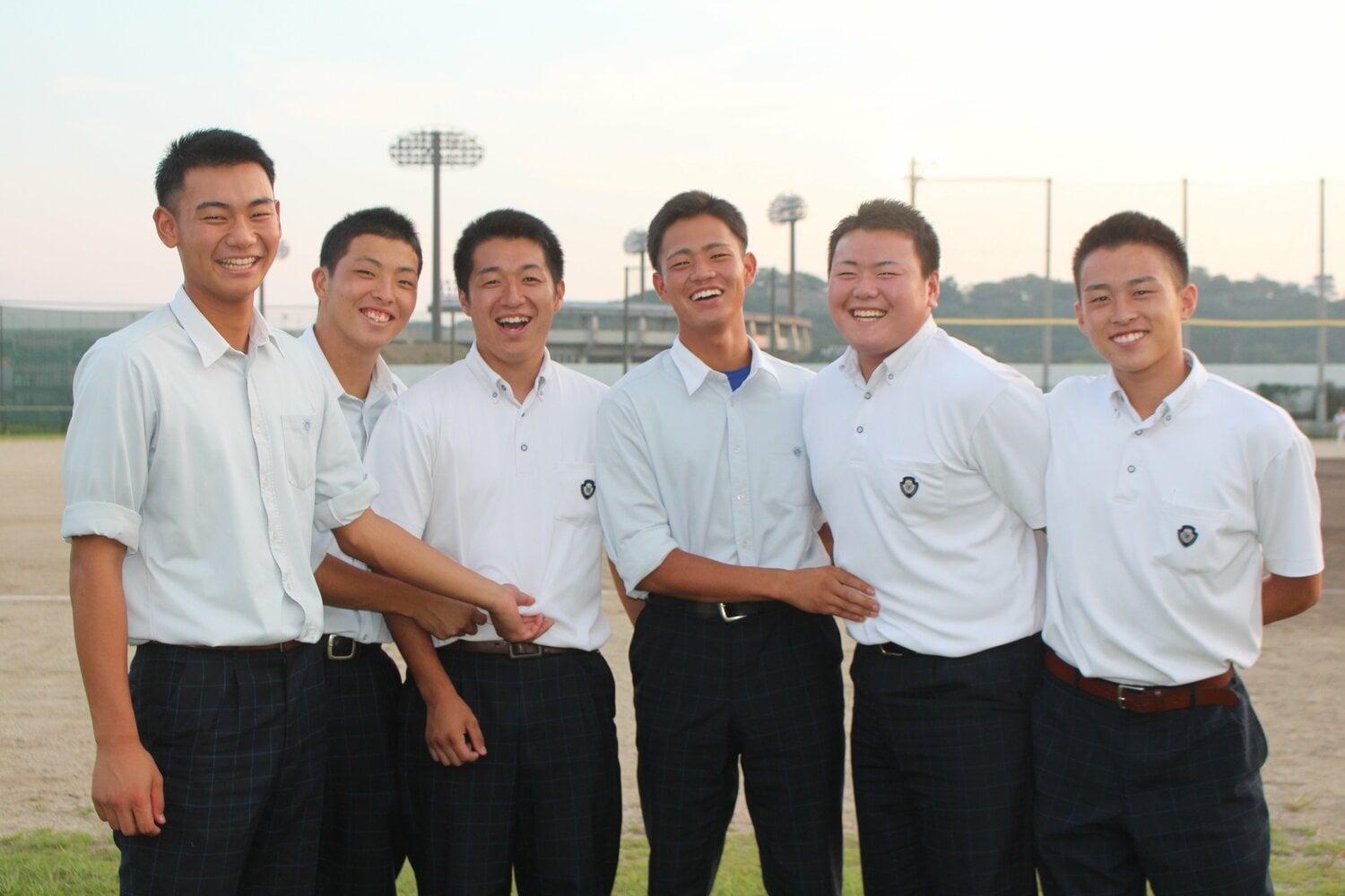 3年間、共に汗を流した山田との思い出を振り返った近江ナイン。左から石浦暖大、星野世那、大橋大翔、津田基、岡崎幸聖、中瀬樹 ©︎Fumi Sawai