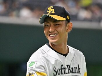 「あの今宮も落ち目？」からの逆襲…ソフトバンク今宮健太（33歳）が明かす「ケガを怖がったプレーなんてしたくない」復活のウラに“ある人物”＜Number Web＞ photograph by Hideki Sugiyama