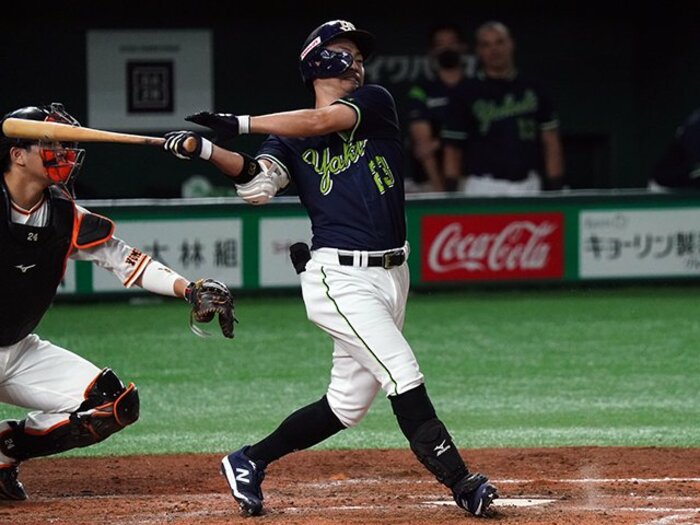 偉大な安打製造機・青木宣親39歳《生涯打率1位から陥落危機》をしのげるか　ヤクルト大先輩・若松勉のような粘りを＜Number Web＞ photograph by Hideki Sugiyama