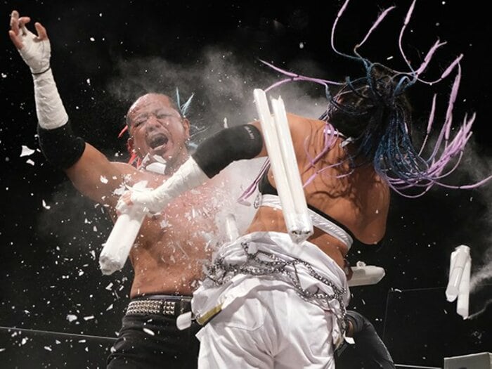 「男vs女のデスマッチ」は“凄惨”でも清々しい激闘に…葛西純は対戦した山下りなへ「血まみれでガラスまみれで、お前は最高にいい女」＜Number Web＞ photograph by Norihiro Hashimoto