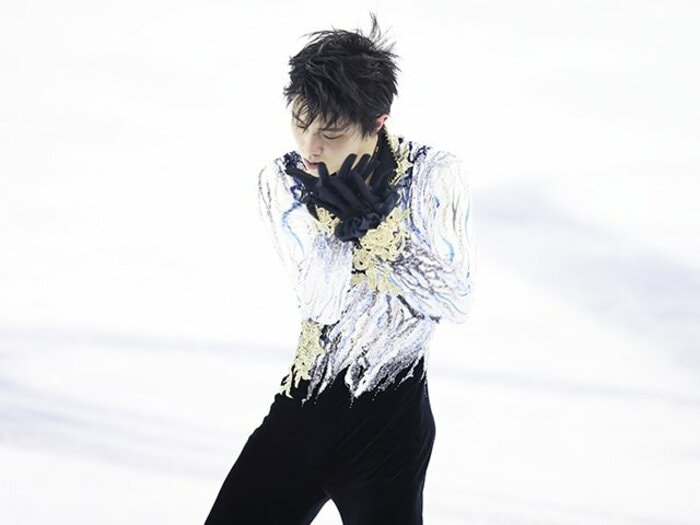 「羽生結弦選手が手をつける前を狙っていた」“伝説の表紙”を撮ったカメラマンが語る“あの瞬間”「アップにしても“絵になる”存在なんです」＜Number Web＞ photograph by Tsutomu Takasu