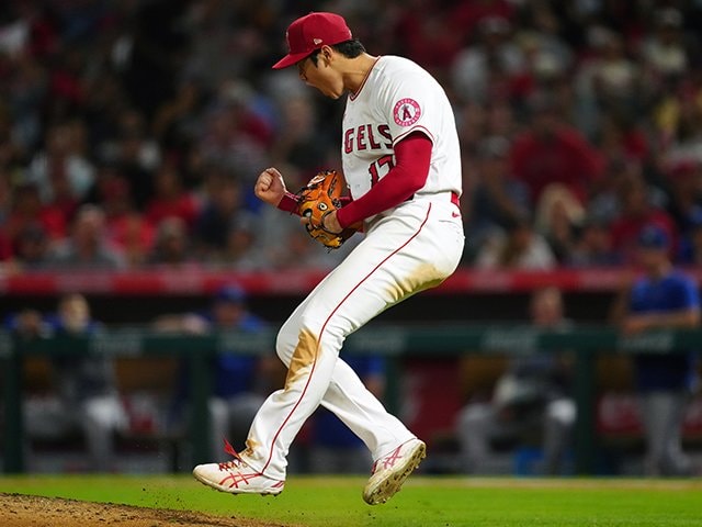 大谷翔平は本当にピッチングに専念したほうがいいのか？ 日米成績の比較から分かる、「投手オオタニが打者オオタニに追いつく日」 - MLB -  Number Web - ナンバー