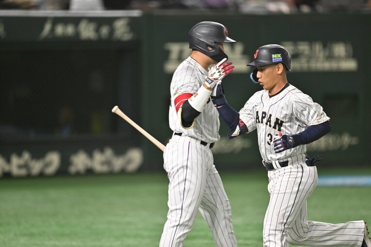 WBC第1号は、ボールがバットに吸い付くような吉田らしいスイングで東京ドームのライトスタンドへ　©︎Naoya Sanuki