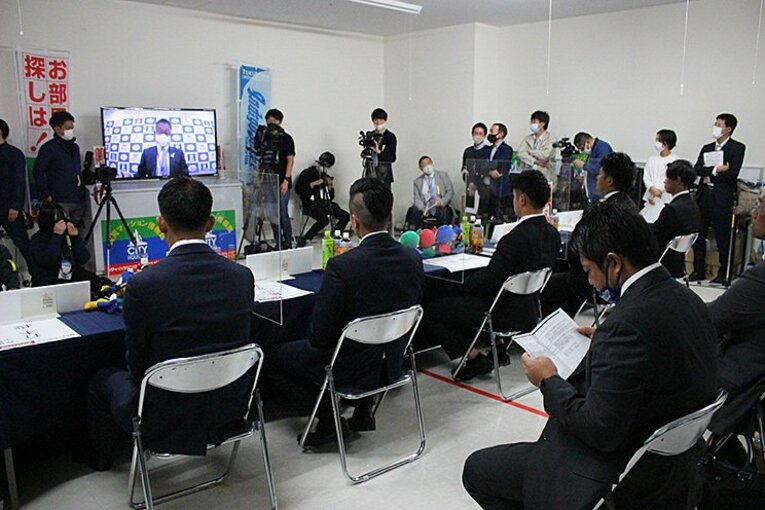 ドラフト会見密着！ 広島ドラ5・行木俊＆巨人育成・戸田懐生は安堵、指名漏れ3人は…独立L徳島の悲喜(3)