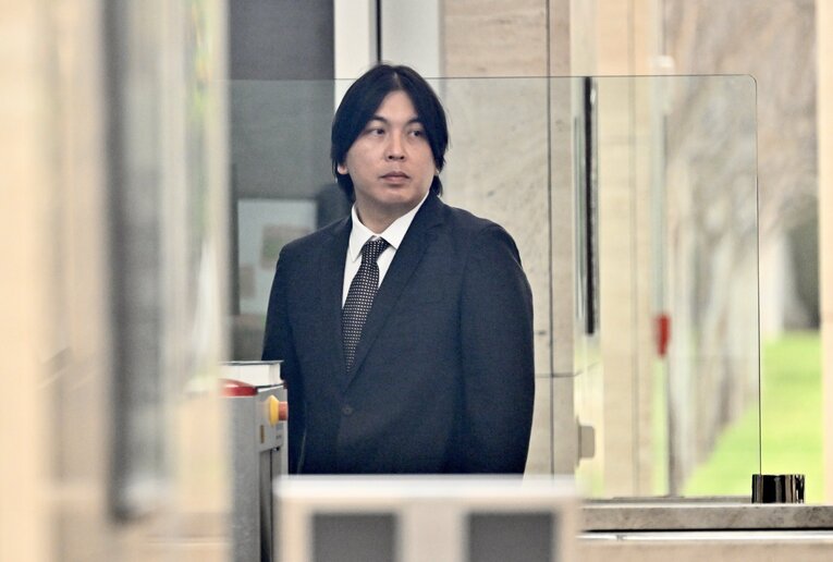 現地2月6日、米カリフォルニア州サンタアナの連邦地裁に姿を現した水原被告 ©Getty Images