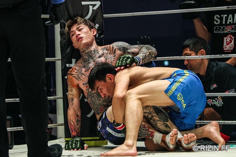 『超RIZIN.5』平本蓮vs.カルシャガ・ダウトベック　©RIZIN FF