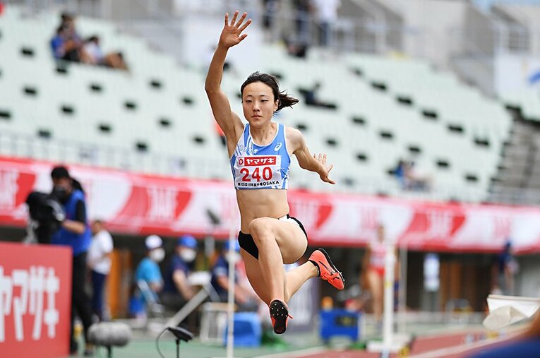日本選手権に臨んだ内山咲良。競技と医学、現時点では両立を続けていく予定だ ／ photograph by MATSUO/AFLO SPORT
