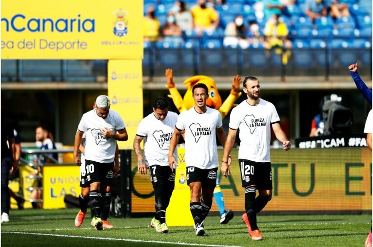 〈激写〉岡崎慎司35歳、スペイン2部から日本代表の救世主になれるか 「すごい良いヤツだよ」新天地でも愛される“侍魂”(11)