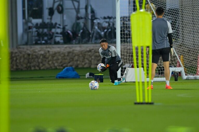 コスタリカ戦後、必死に練習に取り組む権田　©Koki Nagahama/JMPA