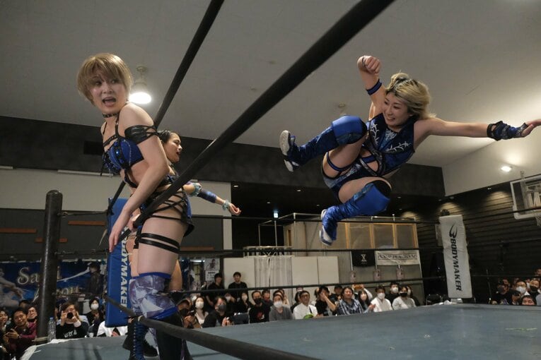 「他では見られない安納サオリだった」人気女子レスラー“3試合出ずっぱり”の凱旋興行に密着「体重が4kg減って…そりゃそうですよね」(82)