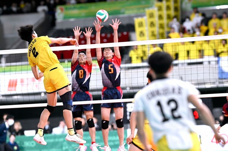 自身2度目の出場となった春高バレーの舞台でも抜群の跳躍力を披露した一ノ瀬　©︎Hiroyuki Nakamura