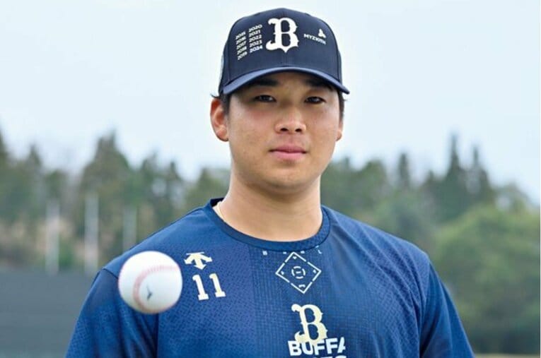 昨季9勝3敗でパ・リーグ新人王に輝いたオリックスの山下舜平太。今季はエース山本由伸の穴を埋める活躍が期待される ／ photograph by Hideki Sugiyama