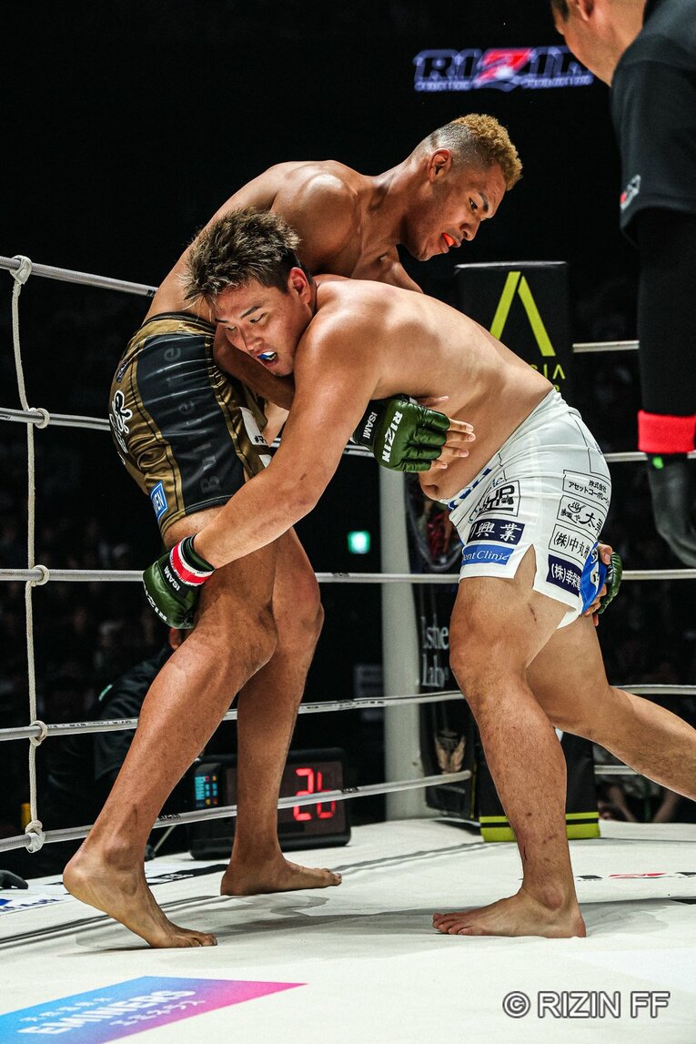 『RIZIN.54』エドポロキングvs.上田幹雄　©RIZIN FF