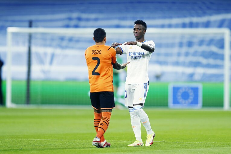 レアルの18歳日本人・中井卓大が「写真撮ってよー！」 無邪気さと表裏一体な《CLを含めた超シビアな競争》の舞台ウラ(22)