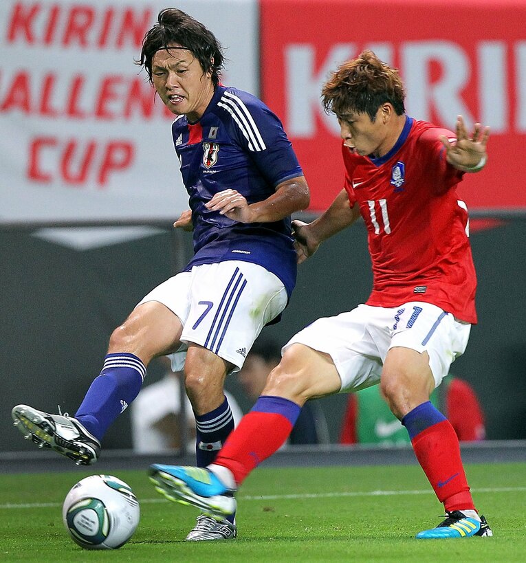 ジュビロ磐田やガンバ大阪などでプレーしたイ・グノ（右）。日本代表とも何度も対戦している　©︎Getty Image