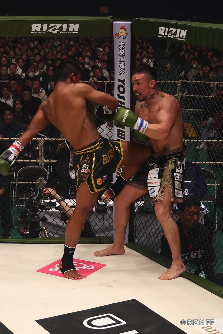 ブアカーオ・バンチャメークvs.木村“フィリップ”ミノル　©RIZIN FF