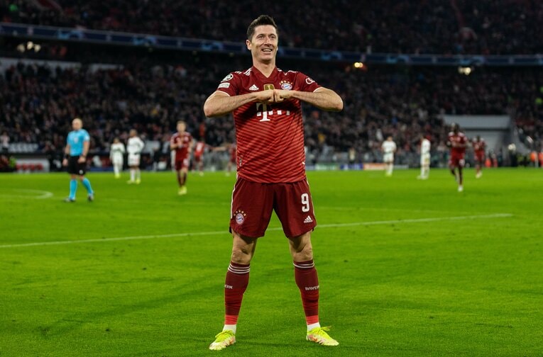 バロンドール有力候補と目されたレバンドフスキ。昨季ほどの勢いはないが、今季もブンデスリーガで得点ランクトップをひた走る