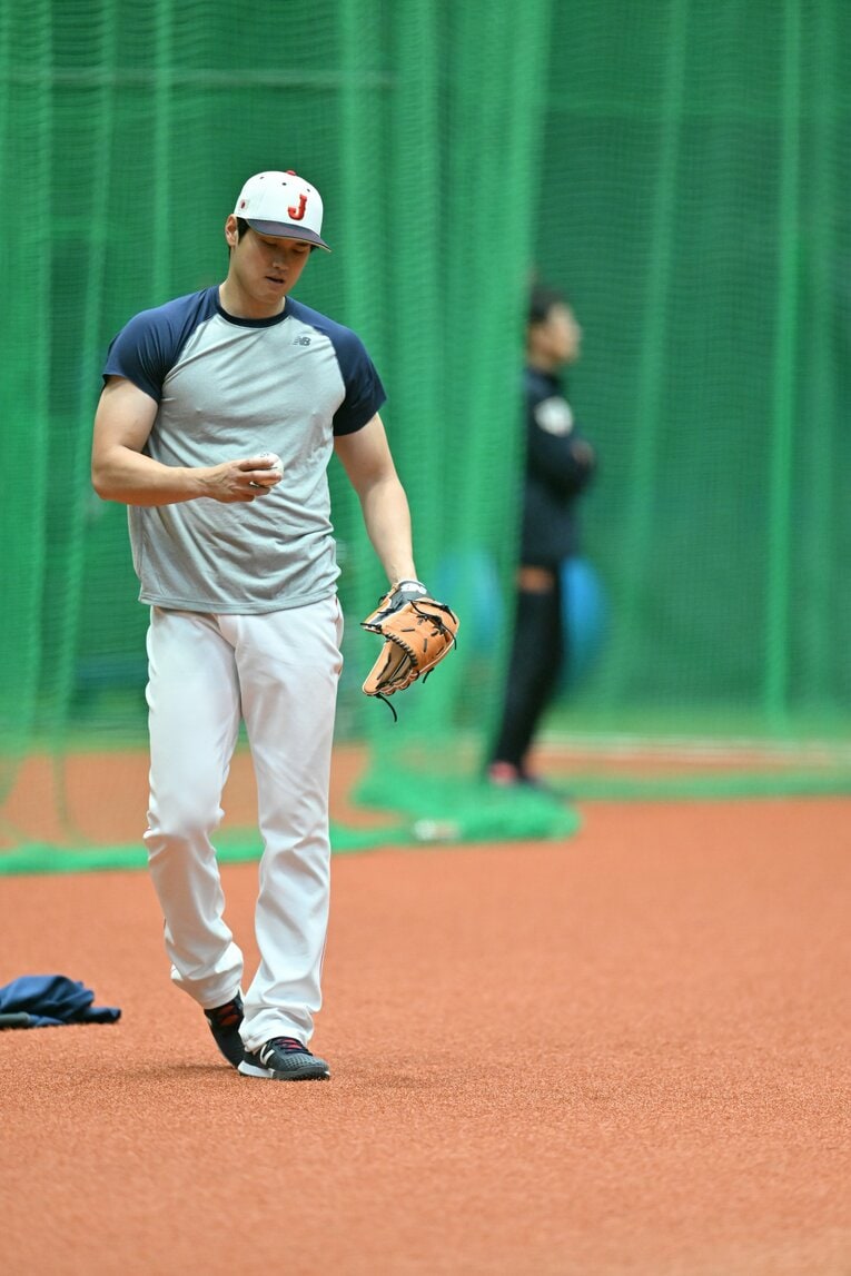 3月5日の公式練習でキャッチボールする大谷  ©︎Naoya Sanuki