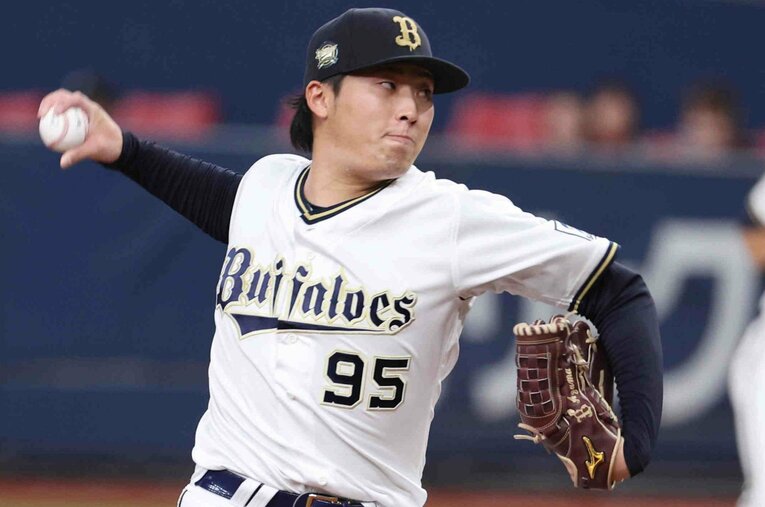 育成出身ながら今季は負けナシの6勝を挙げ、オリックスのリーグ制覇にも貢献した東晃平。初のCSではどんな投球を見せるか ／ photograph by JIJI PRESS