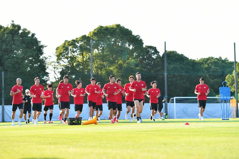 東京五輪メンバーの練習風景。今回招集を受けた選手も数多く含まれている　©JMPA