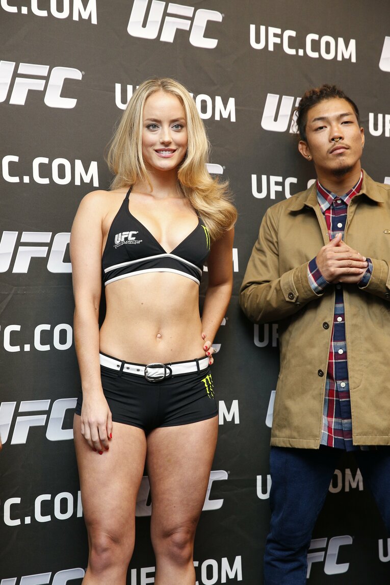 ラウンドガール（UFCでの名称はオクタゴンガール）としても注目を集めたローレン夫人　©Shigeki Yamamoto