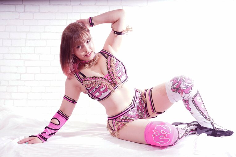 《特別グラビア》“青学卒→グラドルデビュー”で勘当も…スターダム・白川未奈が語った両親への感謝「いつか試合を見に来てほしい」(21)