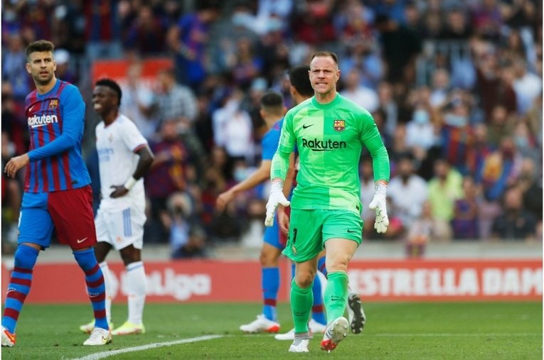 《メッシとロナウド不在の寂しさ》カメラマンが見たクラシコの新風景　17歳ガビや仲良しバルサ＆レアルサポ、殊勲ビニシウスへの“罵倒”(17)