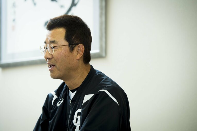 中日のバッテリーコーチ時代（2015年撮影）　©BUNGEISHUNJU