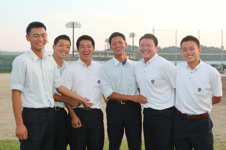 3年間、共に汗を流した山田との思い出を振り返った近江ナイン。左から石浦暖大、星野世那、大橋大翔、津田基、岡崎幸聖、中瀬樹　©︎Fumi Sawai