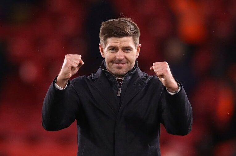 アストンビラでプレミアでの監督業をスタートさせたジェラード。古巣のリバプールを指揮する日はいつ訪れるのか ／ photograph by Getty Images