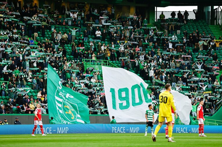 「モリタ、モリタ」とポルトガル地元カメラマン称賛…冨安健洋vs守田英正が「試合後にユニ交換」“EL日本人対決”を撮った(7)