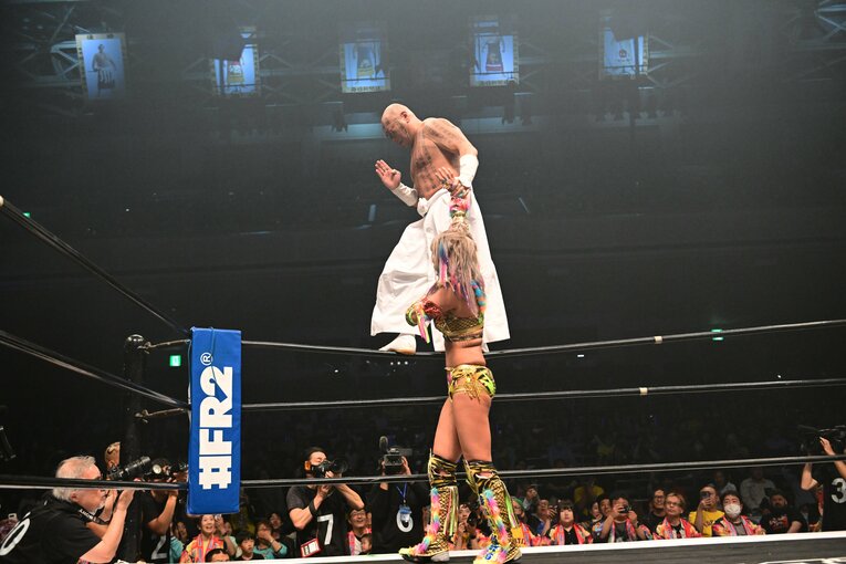 「お前、あの騒動があったのによく来たな」“今のプロレス批判”で炎上した前田日明に、ウナギ・サヤカがモノ申した真意「ぶん殴られようが…」(54)