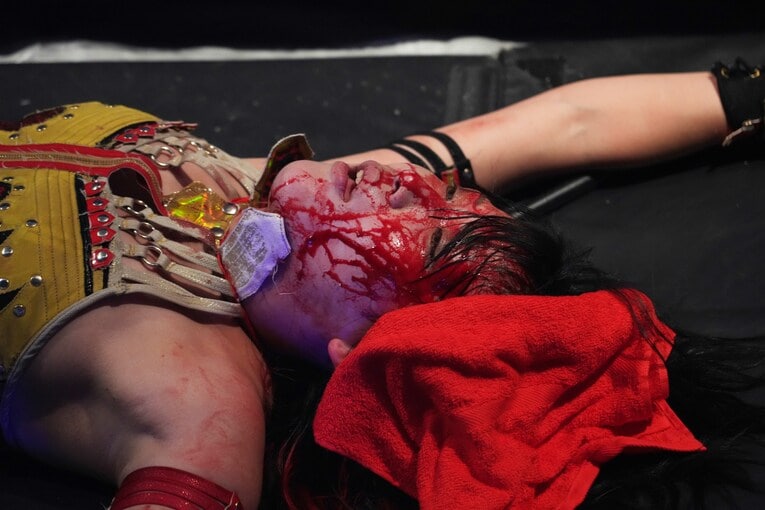 脱出に成功した林下詩美は血まみれだった