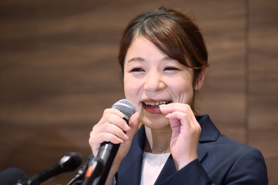 ドーピング検査時に見せた人間力、守り続けた“父との約束”⋯五輪2大会連続メダリスト・三宅宏実が愛されたワケ〈引退後は指導者の道へ〉<Number Web> photograph by JIJI PRESS