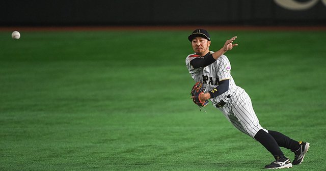 名手・宮本慎也だからわかる、名手・菊池涼介の“ミス”の凄み。（2／3） - 侍ジャパン | プロ野球 - Number Web - ナンバー