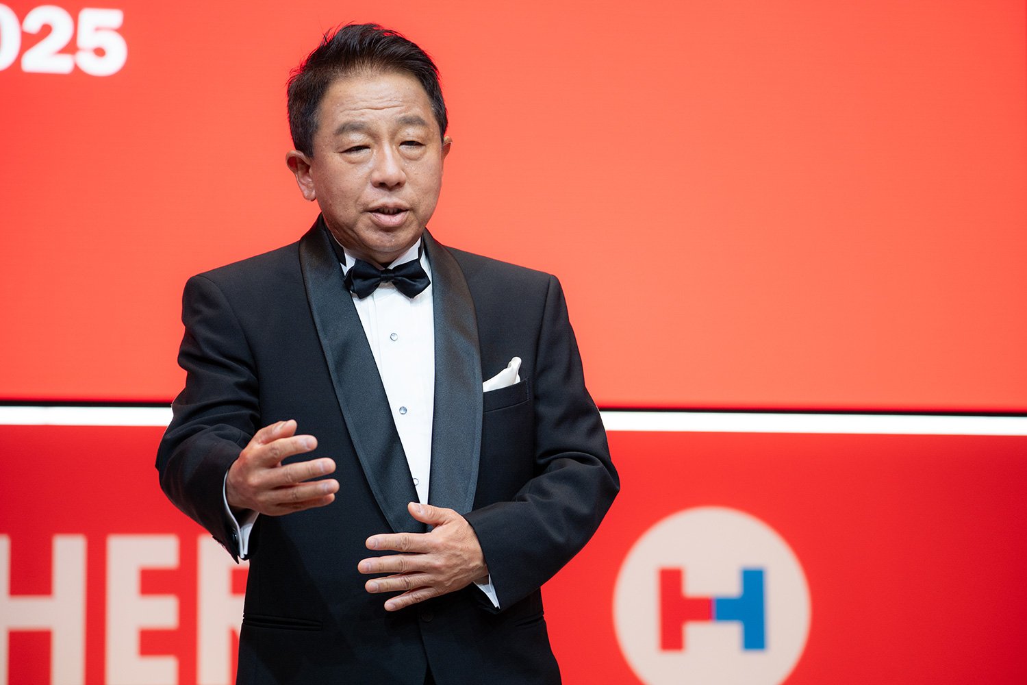 スポーツとテクノロジーの融合について語るソフトバンク株式会社代表取締役 副社長執行役員 兼 COOの榛葉淳さん