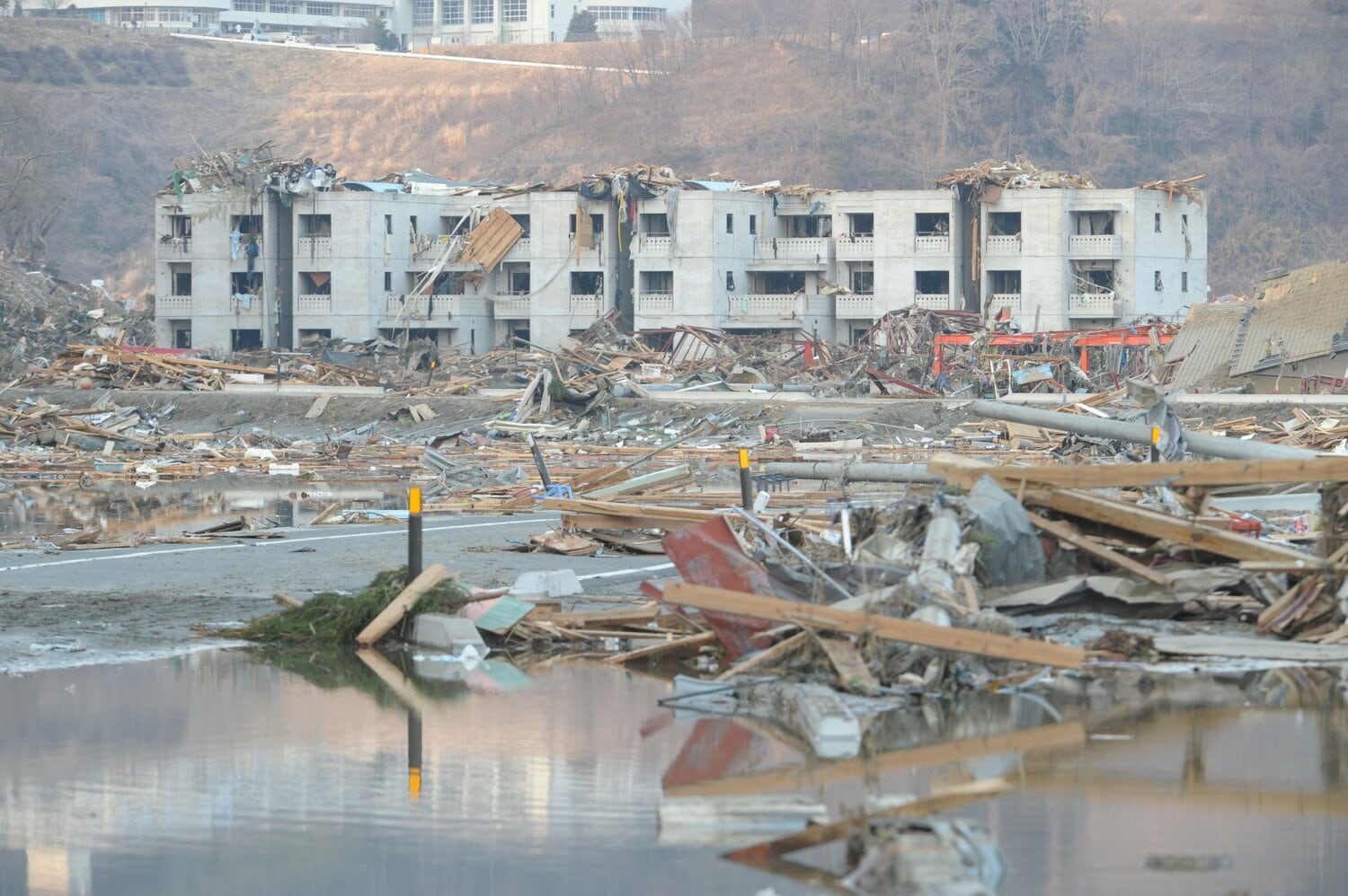 震災後の南三陸町　©Shigeru Tanaka