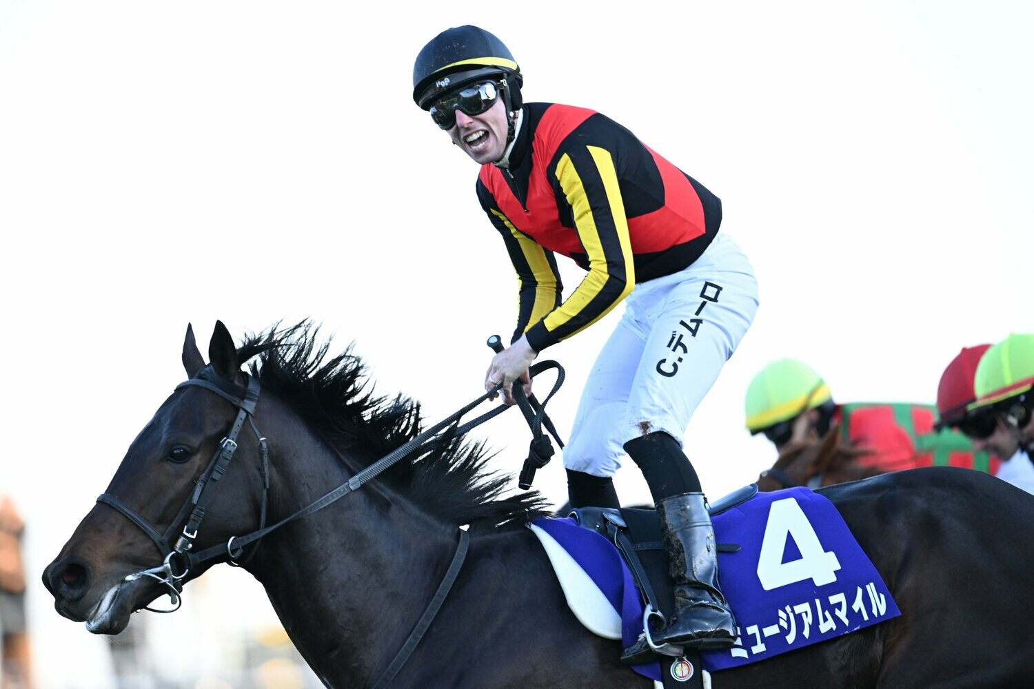 ゴール直後、歓喜の雄叫びをあげたC・デムーロ　©Keiji Ishikawa