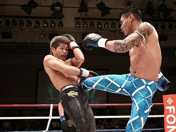 シュートボクシングのエースとして。鈴木博昭、どん底からの復活ロード。＜Number Web＞ photograph by Chiyo Yamamoto