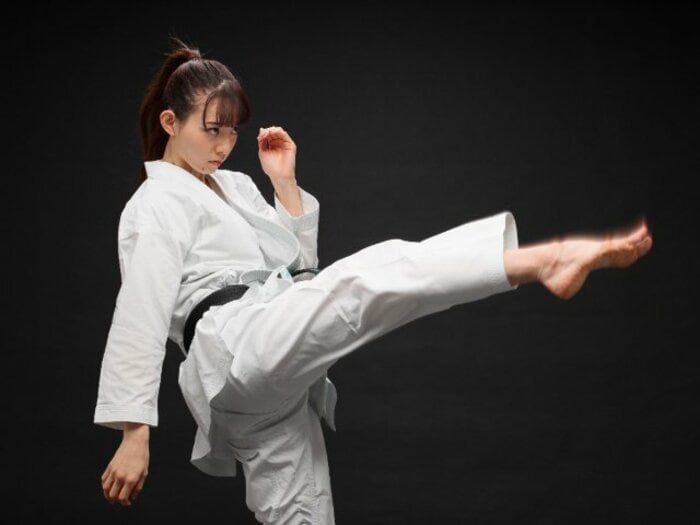 スパーで鼻血、試合では一撃KO…“戦うラウンドガール”宮原華音がキックボクサーとしてリングに立つ理由「私たちも格闘技に本気なんです」<Number Web> photograph by Shigeki Yamamoto