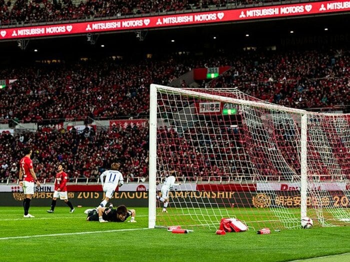 勝点63のG大阪が2位、72の浦和が3位。その順位表にサッカーへの愛はあるか。＜Number Web＞ photograph by Atsushi Kondo