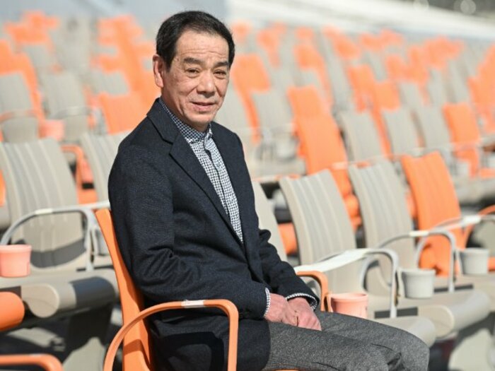 現役騎手を続ける大井の帝王・的場文男(65)の“引き際の美学”とは? 2着10回の東京ダービー制覇は「もう諦めた(笑)」<Number Web> photograph by Keiji Ishikawa
