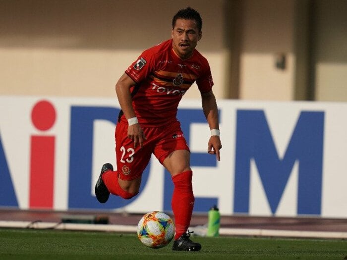 風間グランパス好調に吉田豊あり。駆け引きだけで奪う守備を習得中。＜Number Web＞ photograph by J.LEAGUE